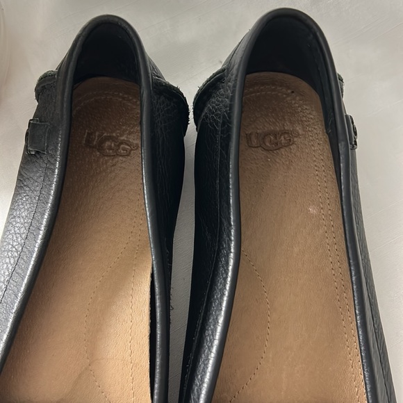 UGG women’s moccasins black leather size 8.5 - Picture 2 of 8